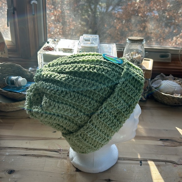 Slouchy beanie with peace sign - Picture 4 of 4